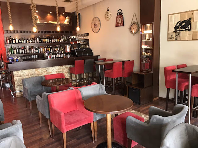 Άδωνις Cafe - Γαστρονομία και φιλοξενία