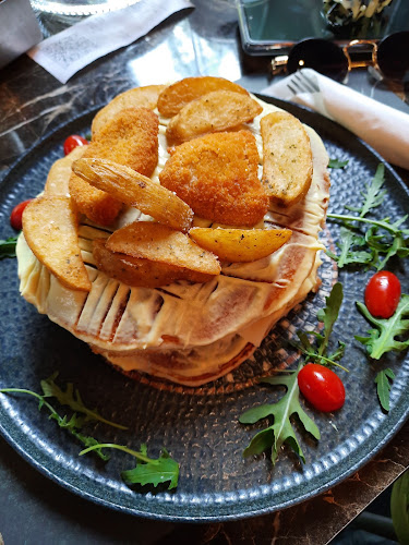 Μητροπόλεως 55, Αίγιο 251 00