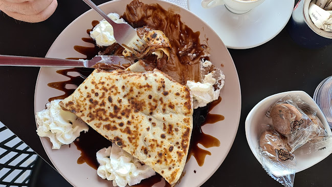 Κοντή Μαντόλα