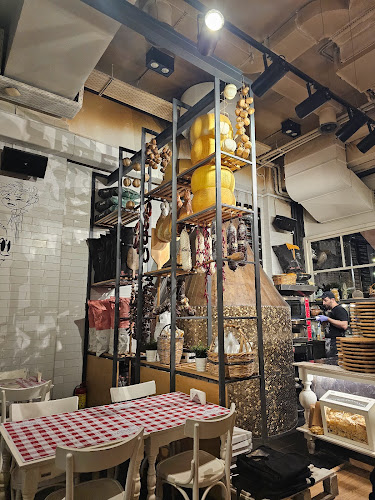 Comentarii opinii despre Famigliano