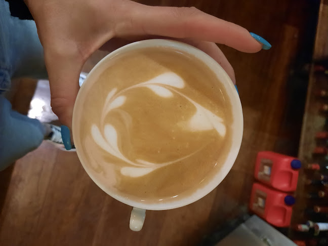 LLOYD MARIAN - Γαστρονομία και φιλοξενία