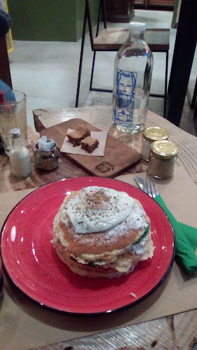 Alley dog - Γαστρονομία και φιλοξενία