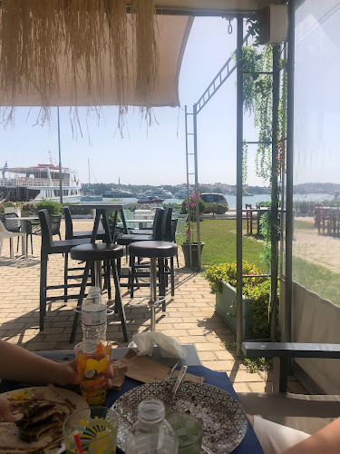 Le Petit Cafe - Πόρτο Χέλι