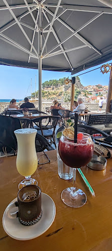 Opinii despre The Captain’s cafe bar în Πάργα - Γαστρονομία και φιλοξενία