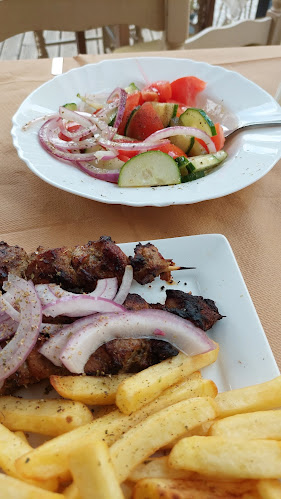 Opinii despre Αρχονταράκι Ουζερί - Μεζεδοπωλείο în Αιανή - Γαστρονομία και φιλοξενία