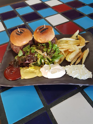 Ταβέρνα - Εστιατόριο Με Ρακί