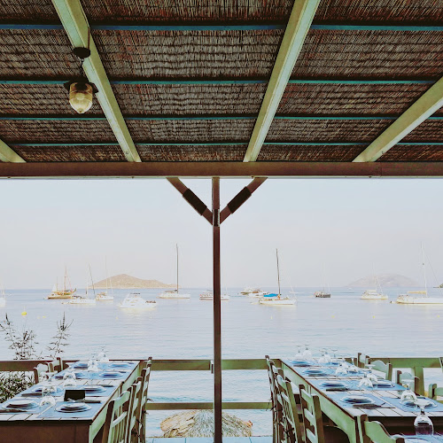 Paradisos All Day Restaurant Bar - Αγ. Μαρίνα