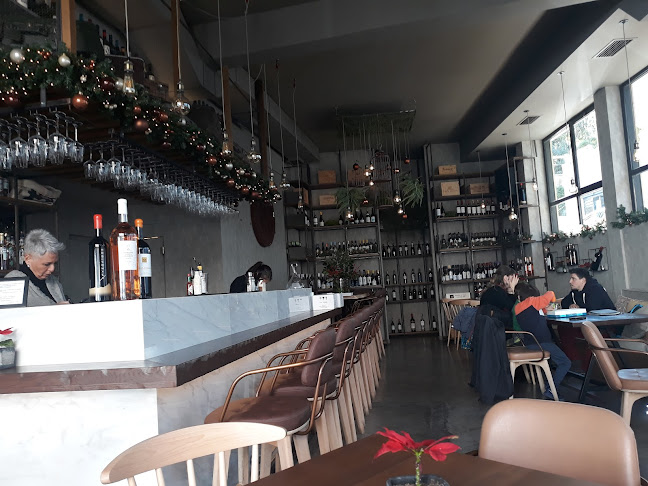 Caravin Wine & Wanderlust