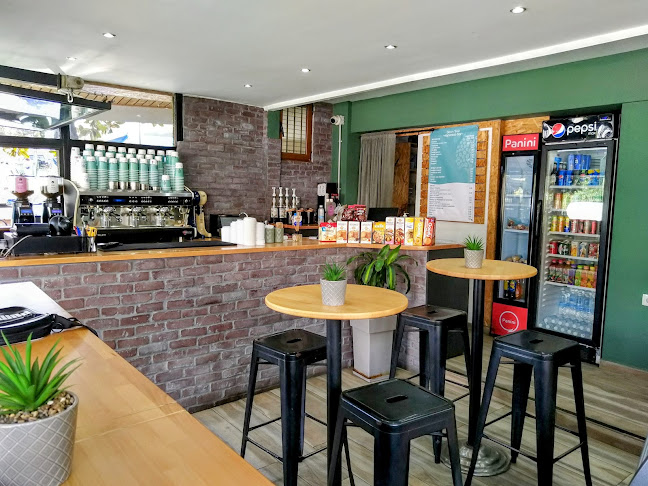 Opinii despre Bean Tree Espesso Bar în Καβάλα - Γαστρονομία και φιλοξενία