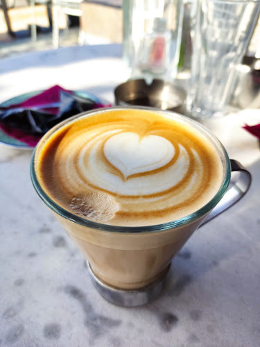 Istiaia café & bistro - Λουτρά Αιδηψού