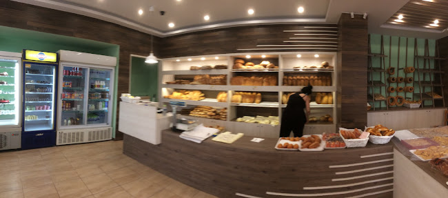 Opinii despre Φαρδής Ζαχαροπλαστείο-Καφές în Εύοσμος - Γαστρονομία και φιλοξενία