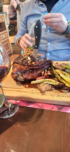 Χατζηγιάννη Μέξη 8 και, Κων/νου Βεντήρη 9, Αθήνα 115 28