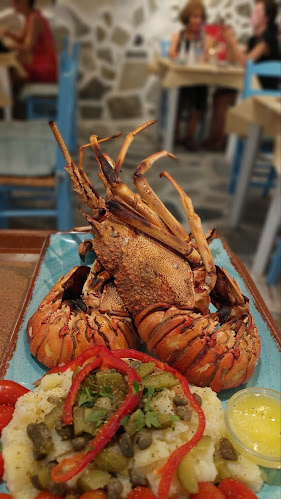 Opinii despre Hellinikon - Traditional Fish Tavern with Live Music | Skiathos în Σκιάθος - Γαστρονομία και φιλοξενία