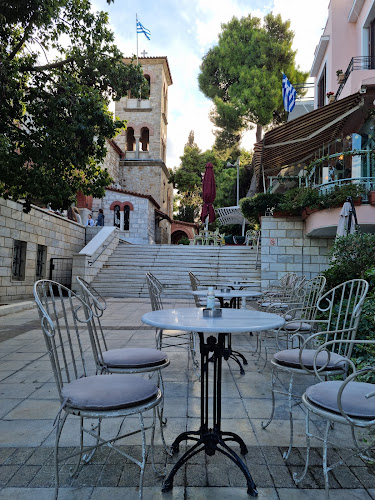 Καφές - Γλυκά Χαλάνδρι Beverley