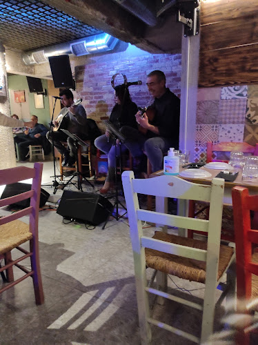 Εξωστρεφής στην Καλλιθέα - Γαστρονομία και φιλοξενία