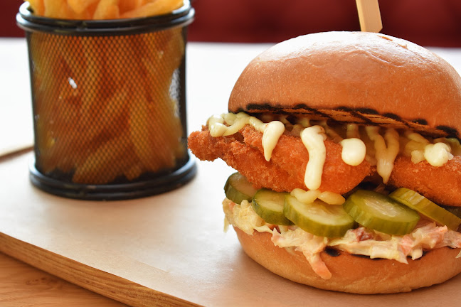 Εθ. Αντιστάσεως 38, Γέρακας 153 44