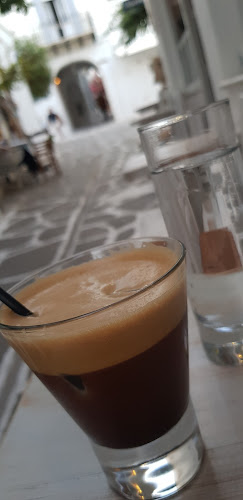 Opinii despre Mikro Cafe în Paros - Γαστρονομία και φιλοξενία