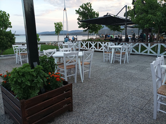 Το Καρέ του Μεζέ - Γαστρονομία και φιλοξενία