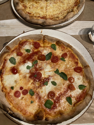 Pizzarella - Νάουσα