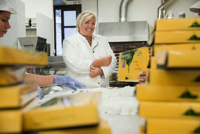 Παραδοσιακά Γλυκά Αράχωβας Παπαστάθη - Γαστρονομία και φιλοξενία