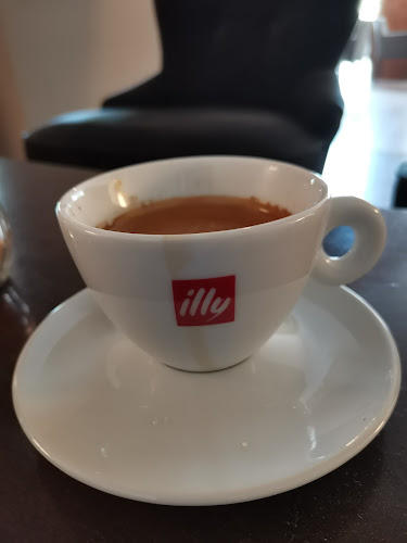 Comentarii opinii despre Metro Cafe