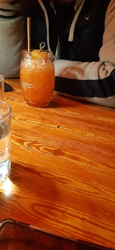 Opinii despre The Place Secret Yard în Αθήνα - Γαστρονομία και φιλοξενία