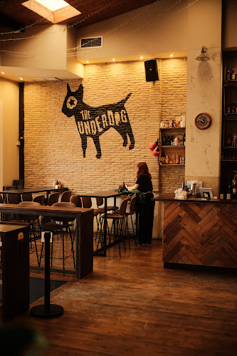 The Underdog® Flagship Store Thissio - Γαστρονομία και φιλοξενία