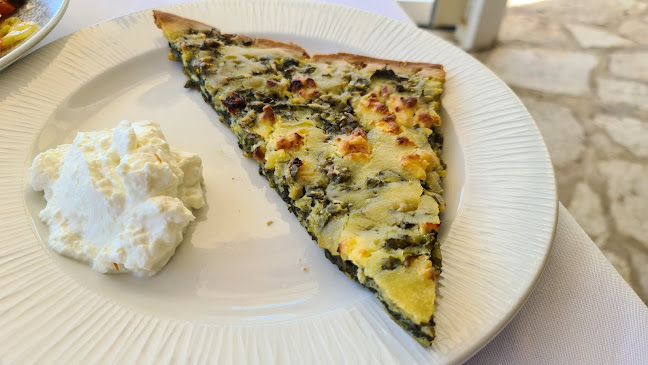 στα ριζά - Γαστρονομία και φιλοξενία