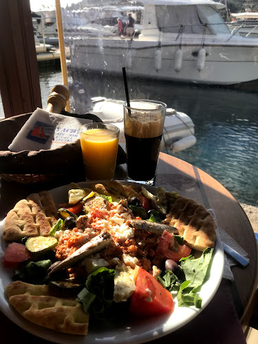 Opinii despre Yacht Bar în Σύβοτα - Γαστρονομία και φιλοξενία
