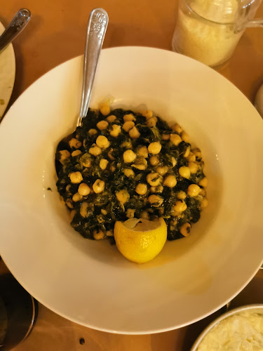 Στην Πόλη - Γαστρονομία και φιλοξενία