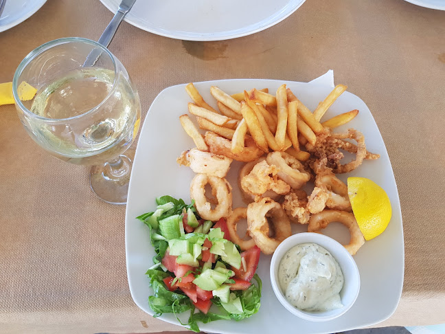 Medousa Restaurant and Sports Bar - Φαληράκι