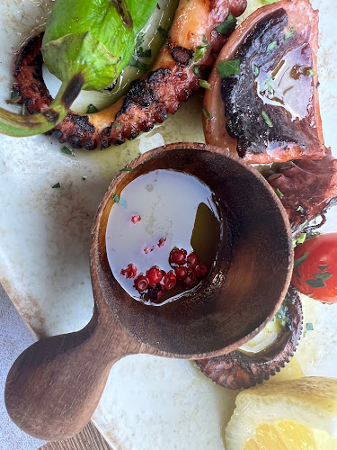 Ταβέρνα Γραμβούσα - Γαστρονομία και φιλοξενία