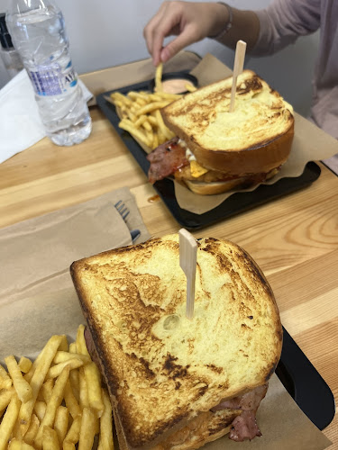 Στρ. Μακρυγιάννη 113, Μοσχάτο 183 45, Ελλάδα