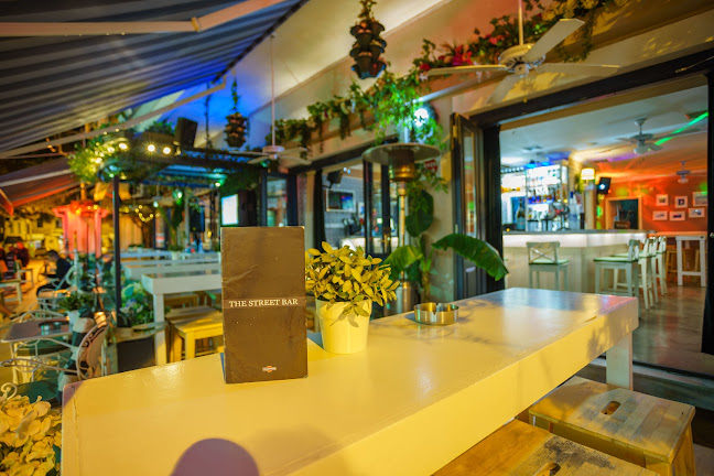 The Street Bar - Γαστρονομία και φιλοξενία