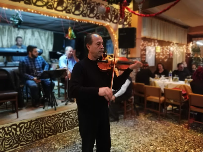 Opinii despre Μάκης Μουσική ταβέρνα Δοξάτο Δράμας (ζωντανή ορχήστρα) în Δοξάτο - Γαστρονομία και φιλοξενία