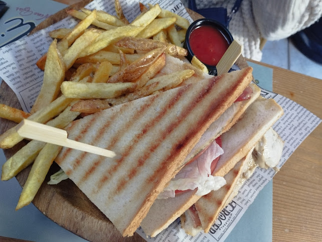 Mardi Brunch, Coffee & Wine Bar - Brunch Πειραιάς - Γαστρονομία και φιλοξενία