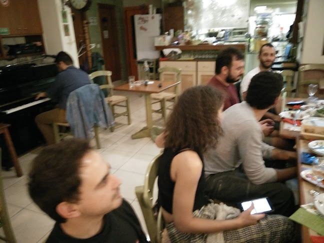 Δάφνη "μουσικό μεζεδοπωλείο" - Γαστρονομία και φιλοξενία