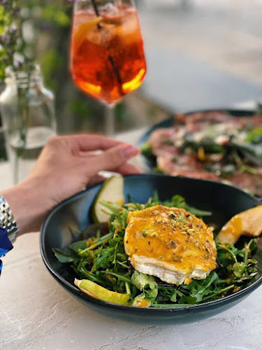 Kentrina - Γαστρονομία και φιλοξενία