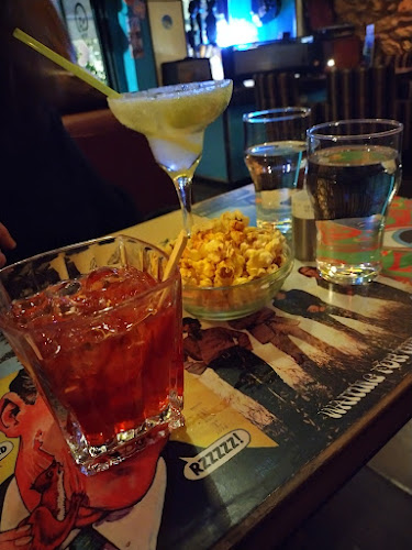 Αγ. Αναργύρων 10, Αθήνα 105 54