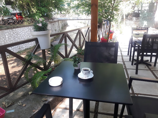 Αυθεντικο, πρατηριο αρτου και γλυκου - Λιβαδειά