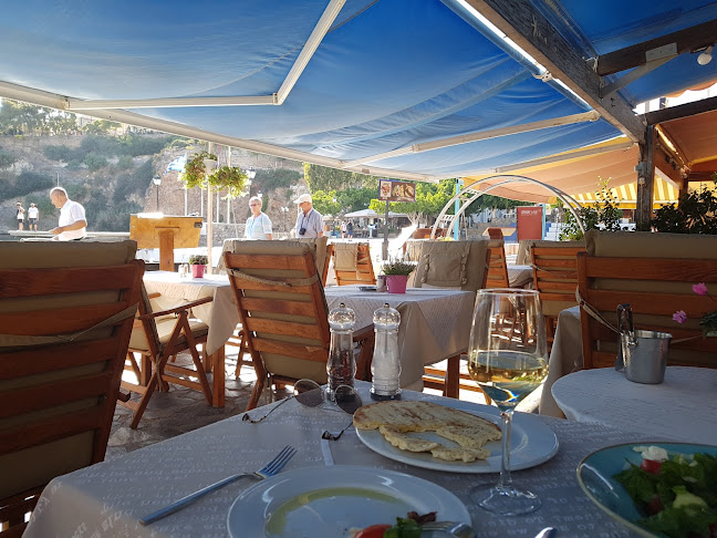 Must Restaurant Agios Nikolaos Crete