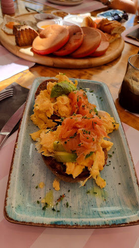 Mademoiselle Coffee & Brunch