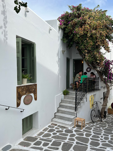 Cafe Symposium Paros - Γαστρονομία και φιλοξενία