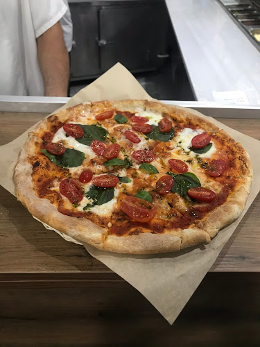 Κριεζώτου 2, Ιστιαία 342 00