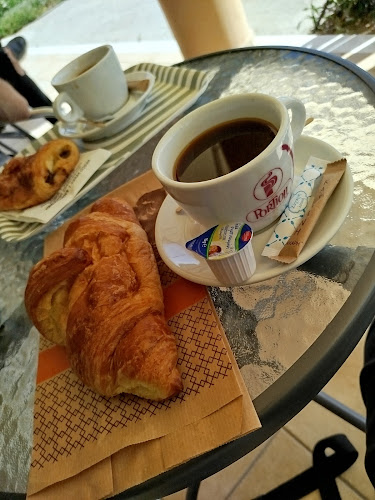 Opinii despre Bakery Shop Gianniotiko în Τιγκάκι - Γαστρονομία και φιλοξενία