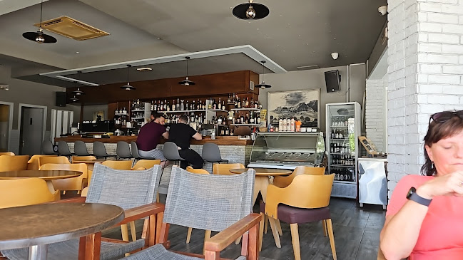 Opinii despre Melachrinos Cafe-Bar în Αρχάγγελος - Γαστρονομία και φιλοξενία