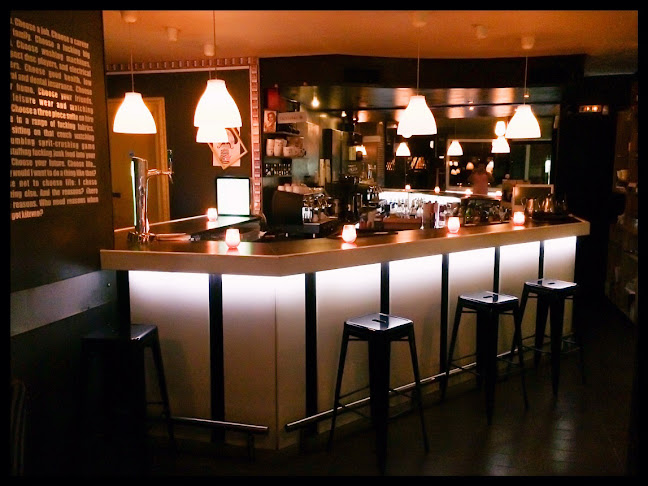 Comentarii opinii despre Captains All Day Bar