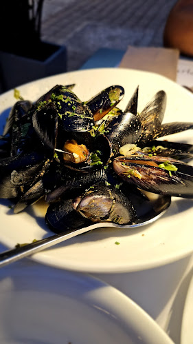 Opinii despre Μπαρμπουνάκι Γλυφάδα în Γλυφάδα - Γαστρονομία και φιλοξενία