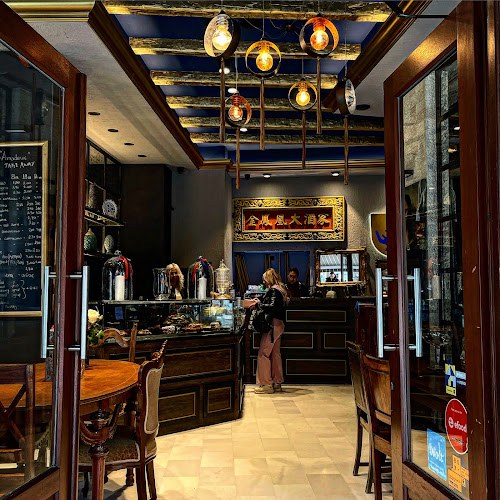 Amadeus Coffee N’ Bake