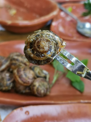 Ταβέρνα Γραμβούσα - Γαστρονομία και φιλοξενία